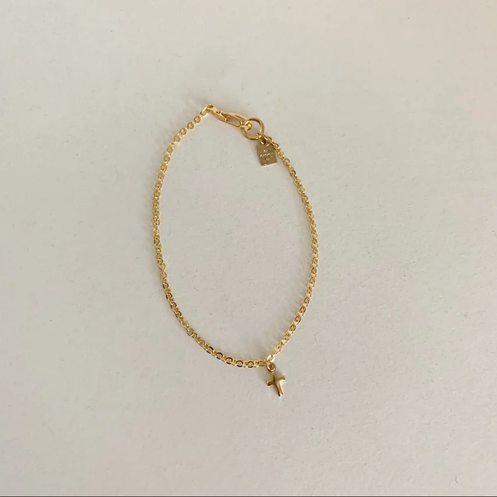 Mini cross bracelet
